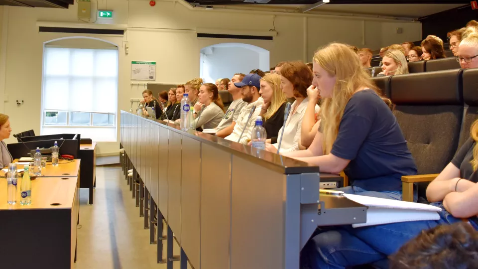 Shirin Ebadi talar till studenter på Socialhögskolan i Lund