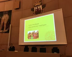 Stina Balldin, Socialhögskolan i Lund, presenterar sin forskning om videofeedback